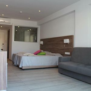 Chambre Familiale Côté Piscine